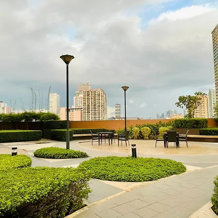 Urbanstay At The Radiance Manila Bay