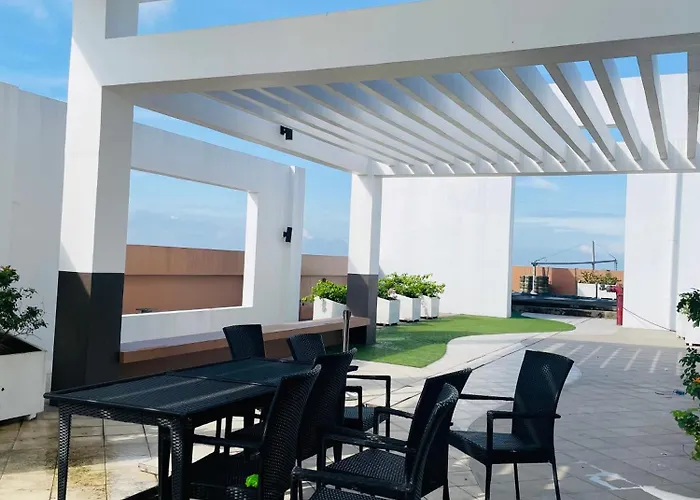 Urbanstay At The Radiance Bay Aparthotel Manila