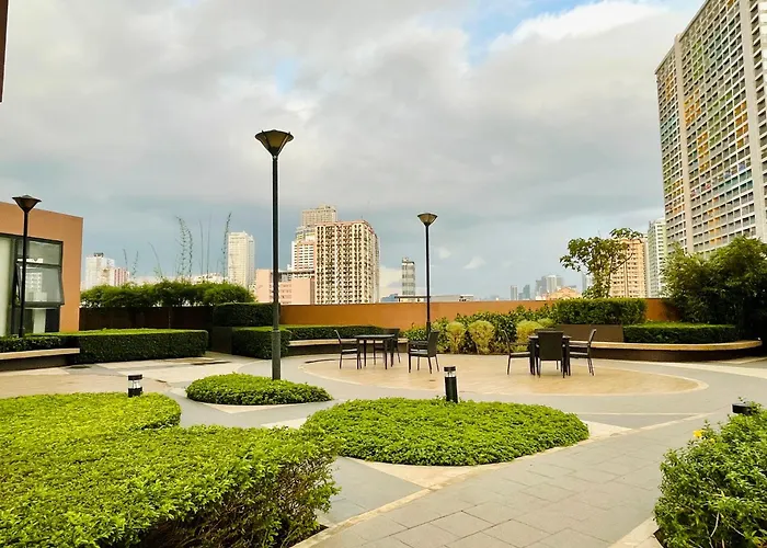 Urbanstay At The Radiance Bay Aparthotel